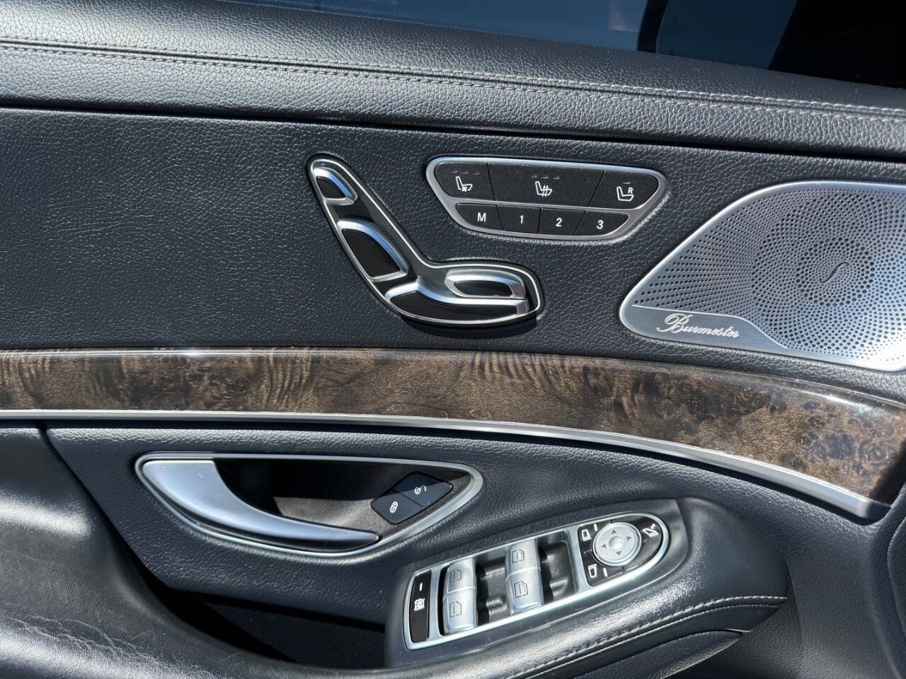 Used 2015 Mercedes-Benz S 550 Sedan image 19