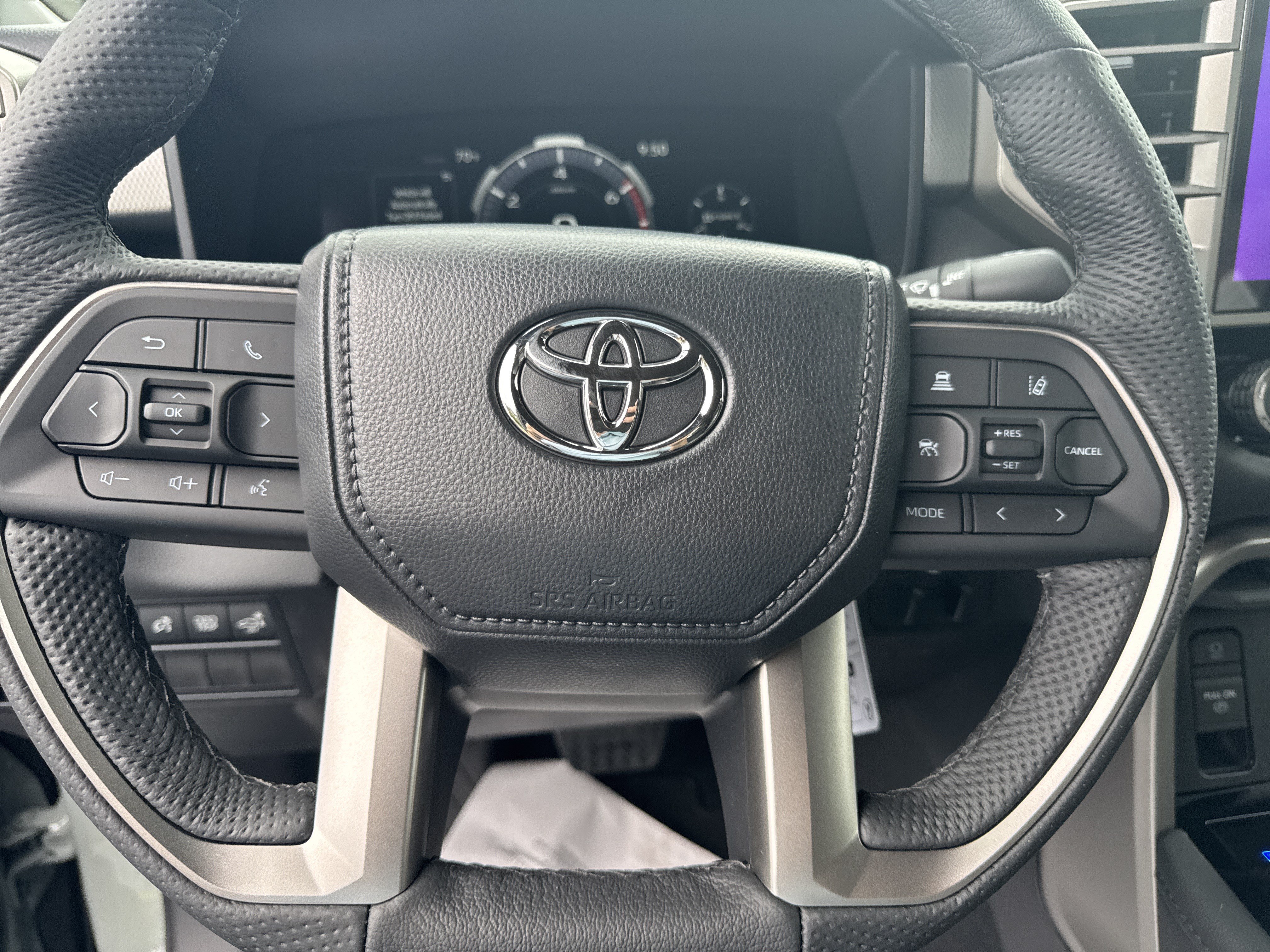 New 2026 Toyota Tundra Limited AWD/4WD image 17