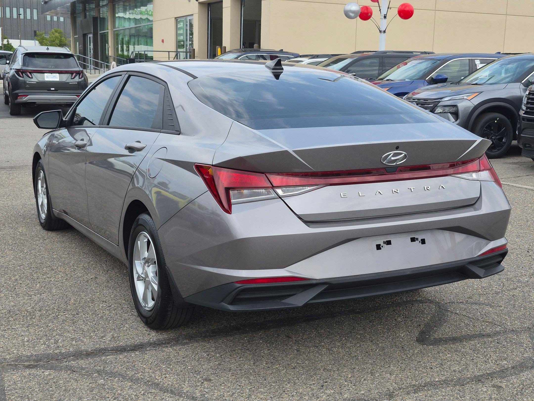 Used 2023 Hyundai Elantra SE FWD image 9