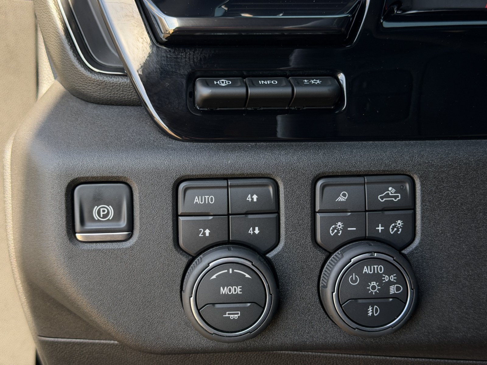 Used 2026 Chevrolet Silverado 2500 ZR2 AWD/4WD image 26