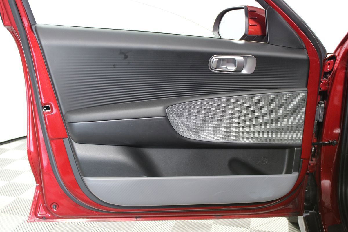 Used 2024 Hyundai Ioniq 6 SE RWD image 6