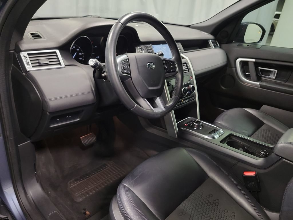 Used 2019 Land Rover Discovery Sport SE AWD/4WD image 17