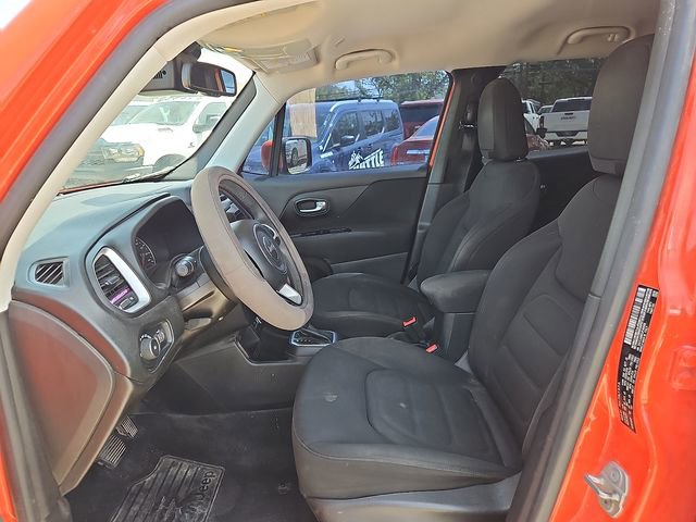 Used 2018 Jeep Renegade Latitude w/ Popular Equipment Group FWD image 15