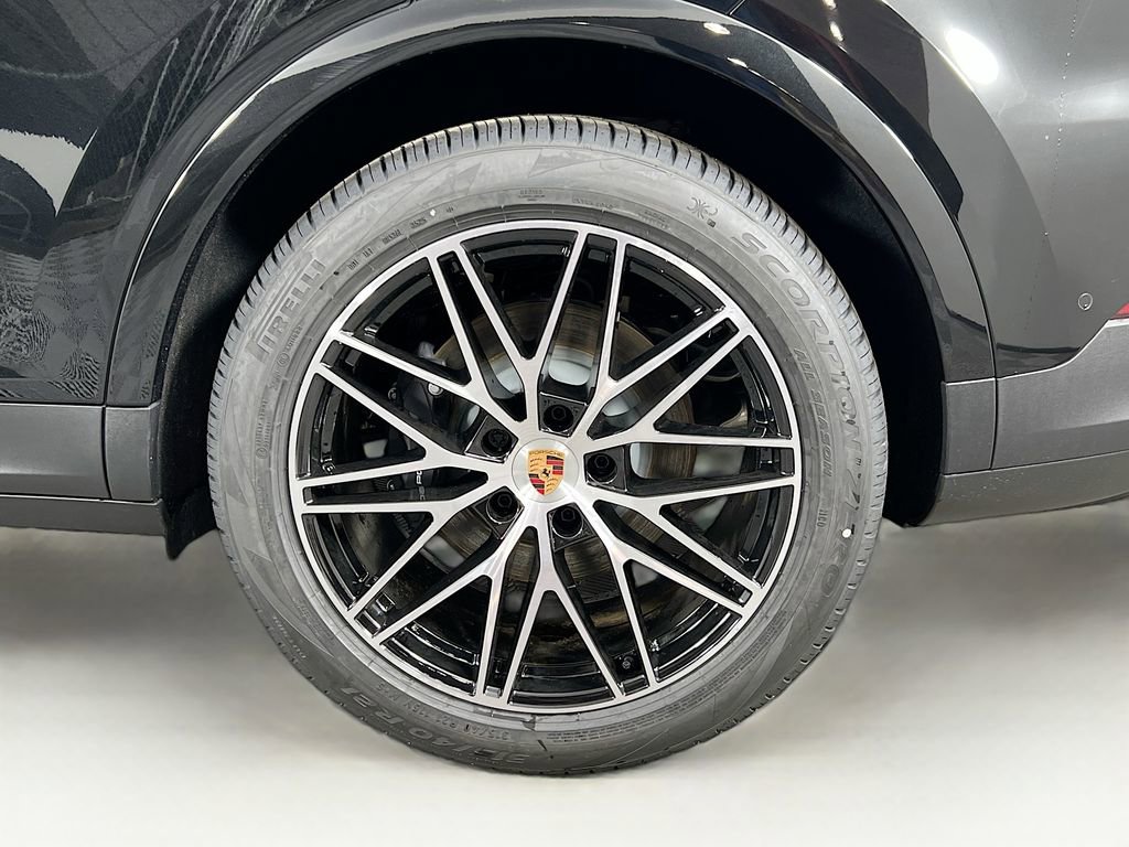 New 2026 Porsche Cayenne image 33