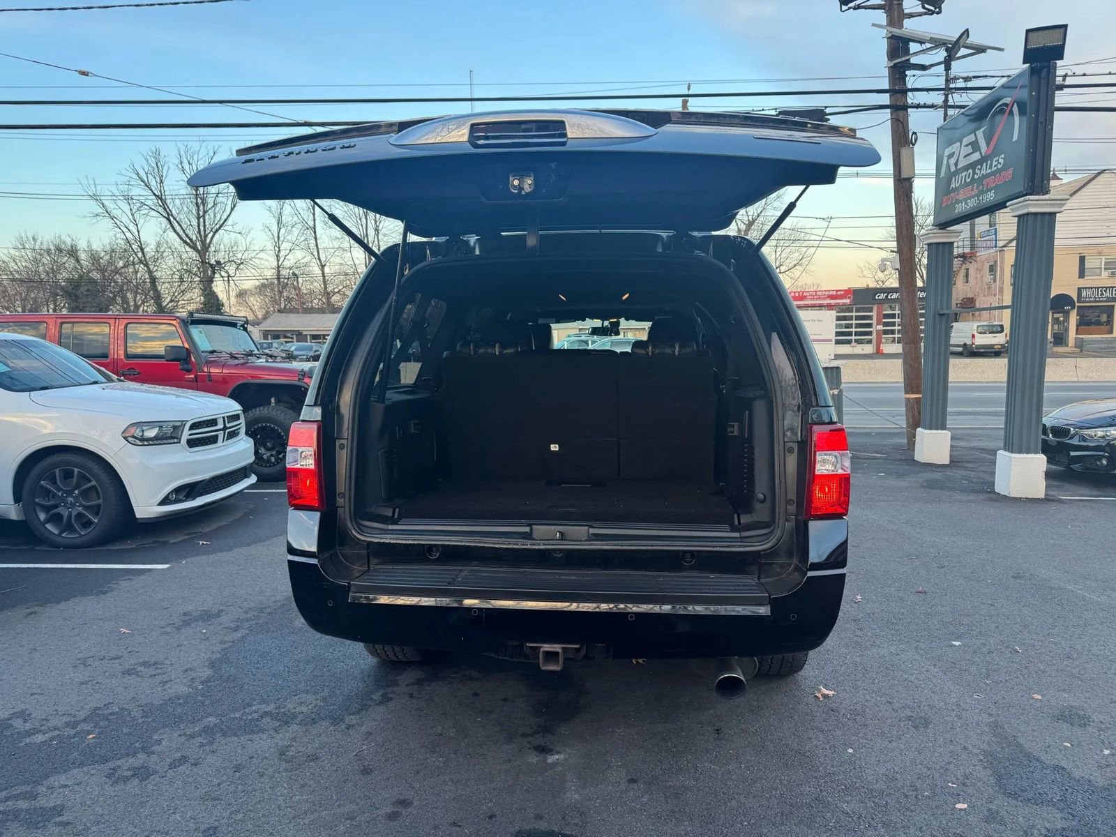 Used 2017 Ford Expedition EL Platinum image 20