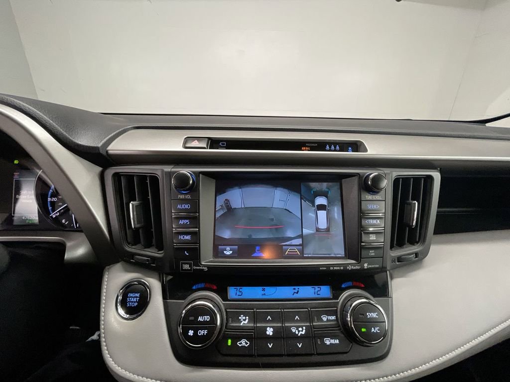Used 2018 Toyota RAV4 Platinum image 15