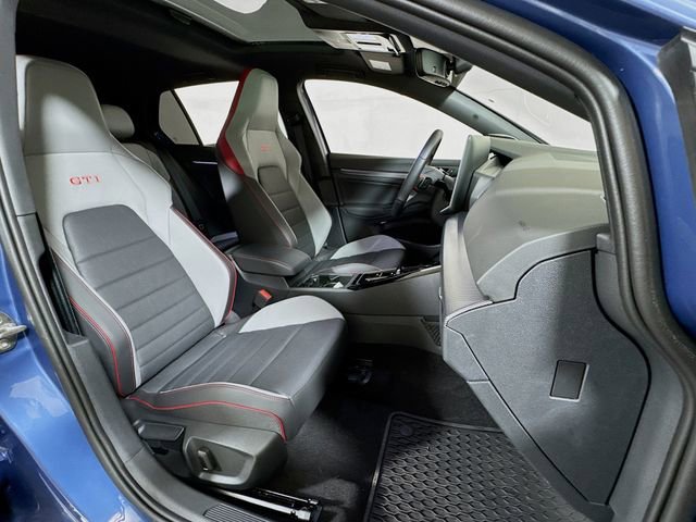 Used 2025 Volkswagen GTI SE FWD image 28