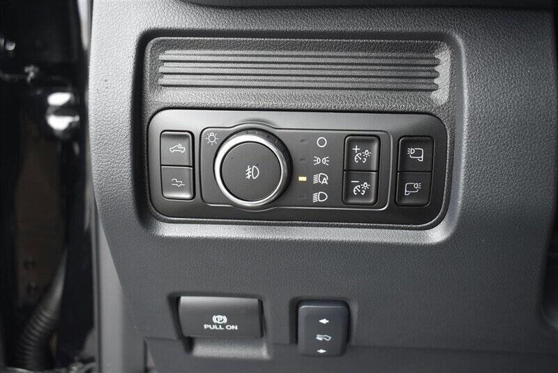 Used 2025 Ford F450 Platinum w/ Camper Package image 19