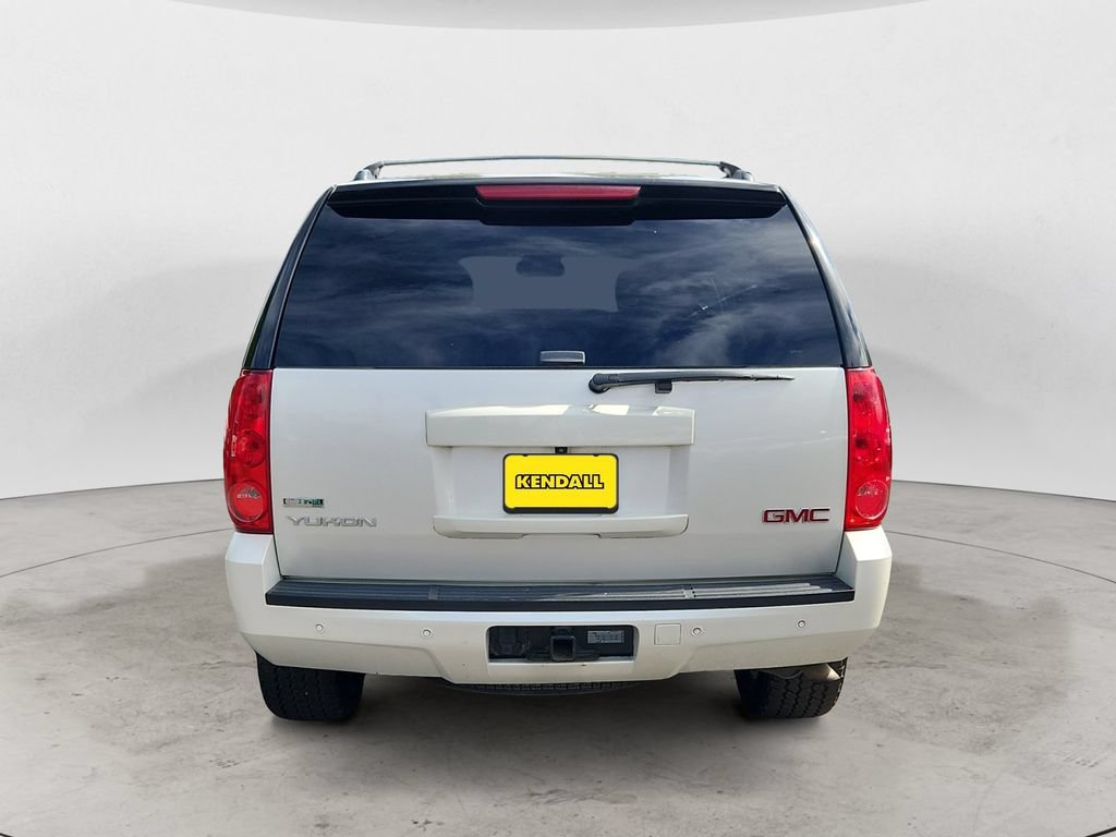 Used 2011 GMC Yukon SLT w/ SLT-2 Equipment Package AWD/4WD image 4