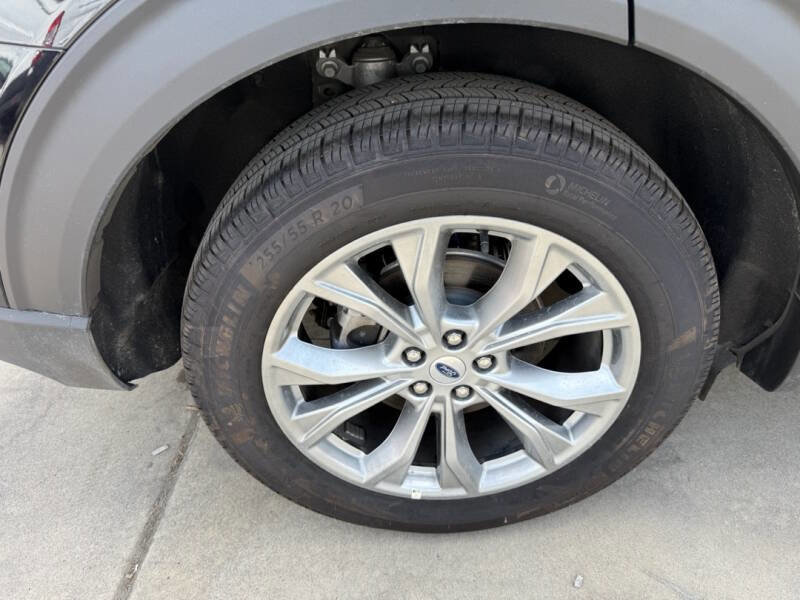Used 2023 Ford Explorer Limited image 28