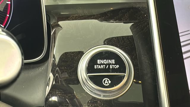 Used 2024 Mercedes-Benz GLC 300 4MATIC image 26