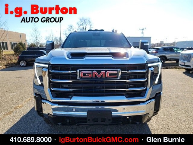 Used 2024 GMC Sierra 2500 SLT w/ SLT Premium Package image 2