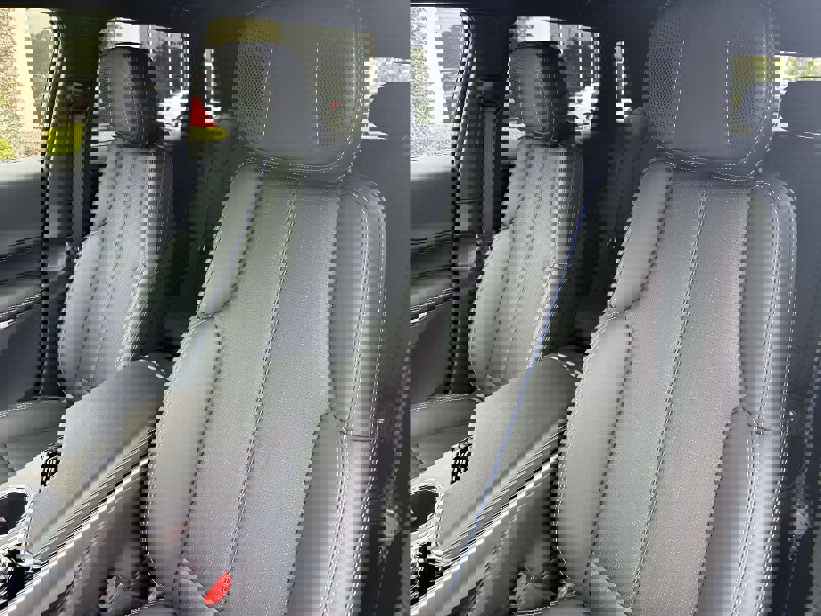 Certified 2025 Cadillac Lyriq Luxury w/ LPO, Floor Liner Package AWD/4WD image 20