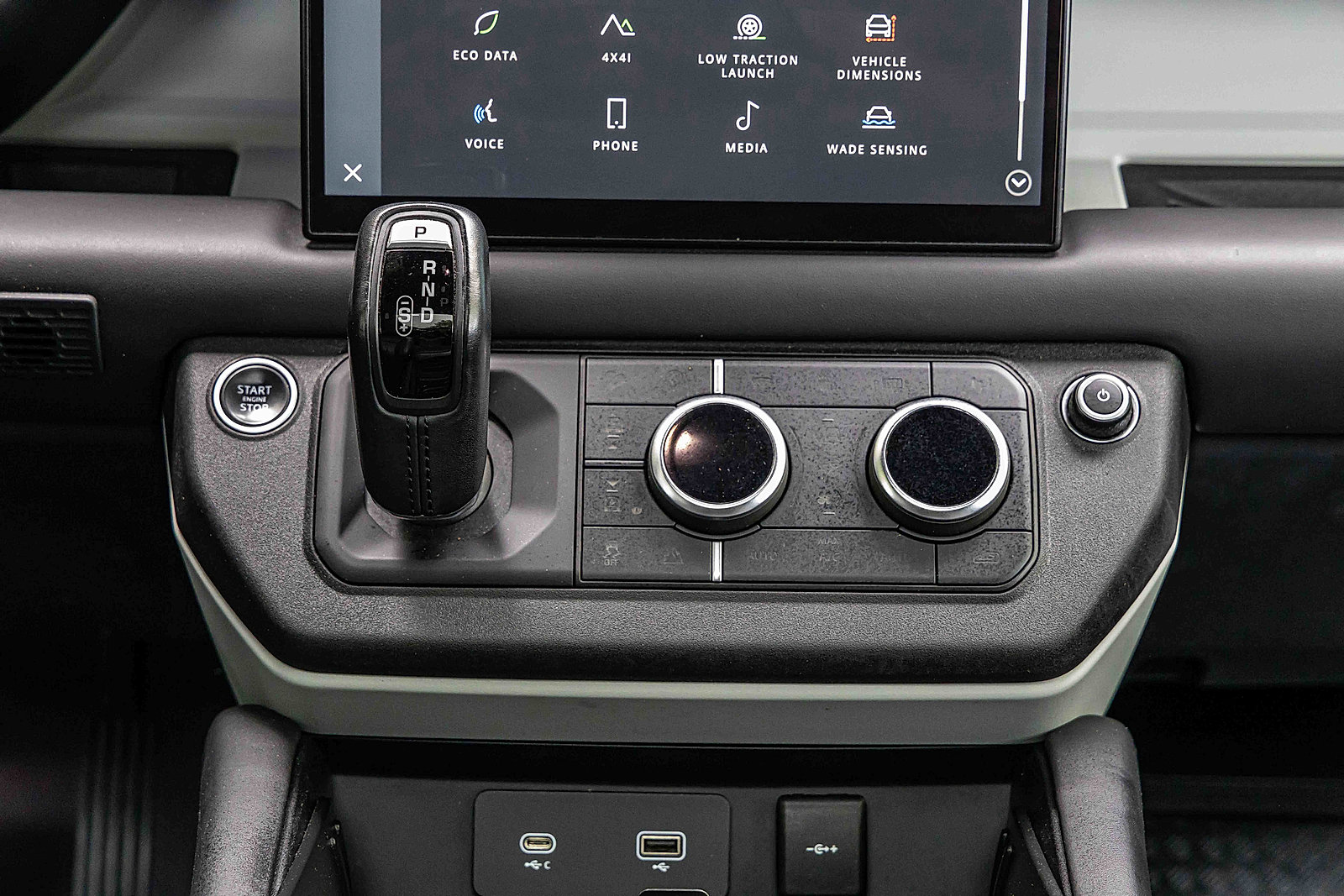 Used 2022 Land Rover Defender 110 XS Edition AWD/4WD image 13