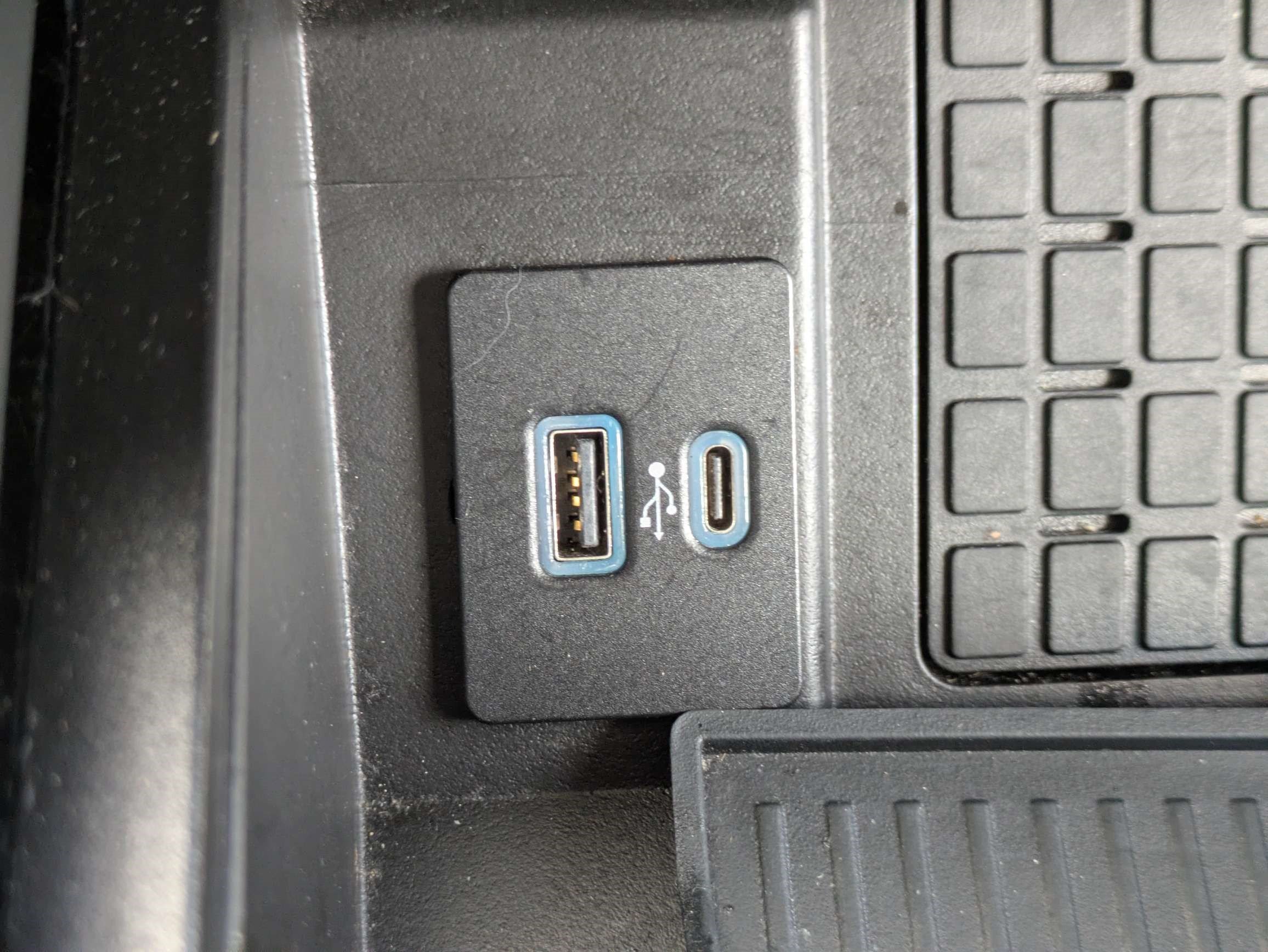 Used 2024 Ford Expedition Limited RWD image 25