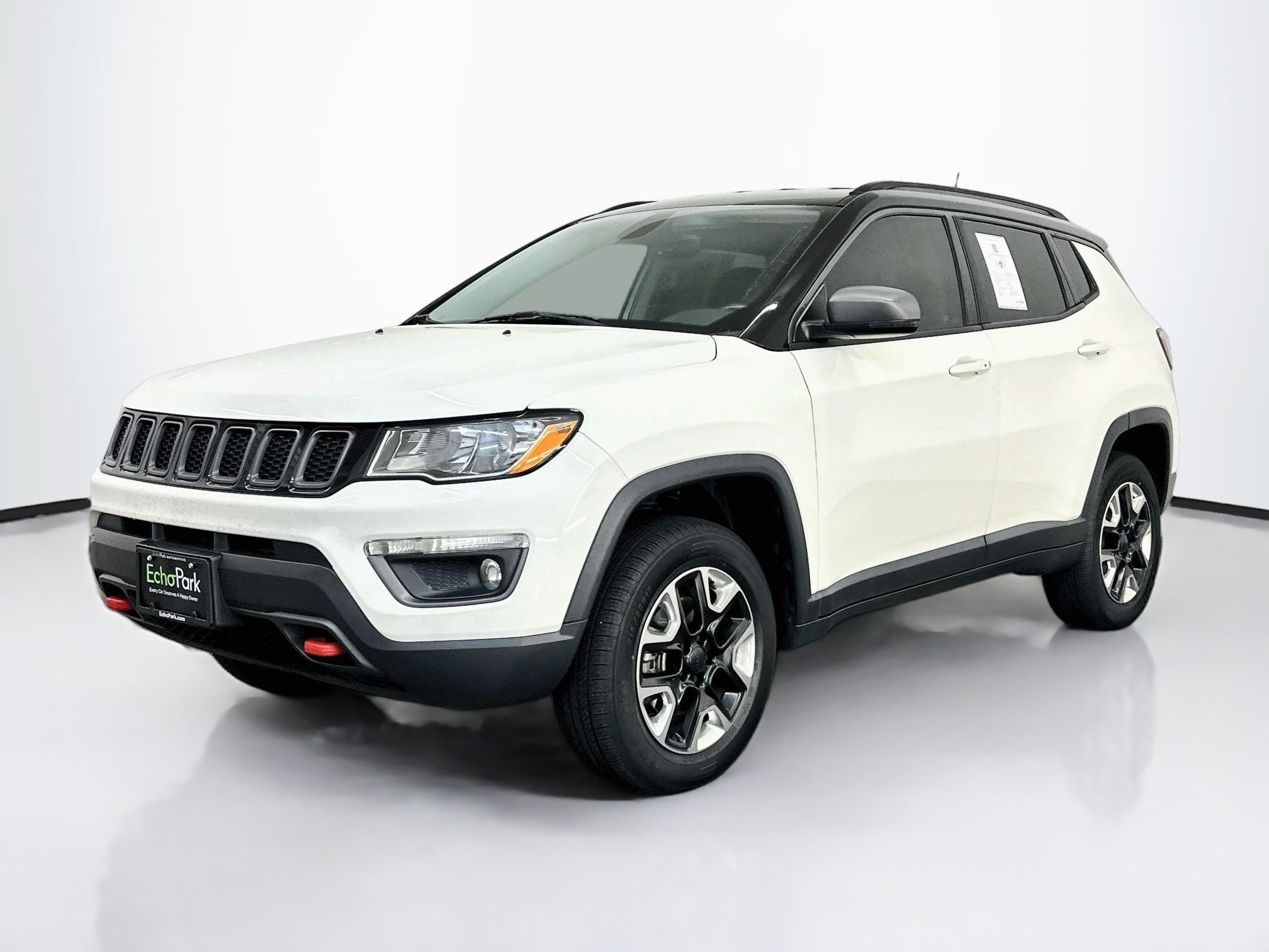 Used 2017 Jeep Compass Trailhawk w/ Leather Interior Group AWD/4WD image 3