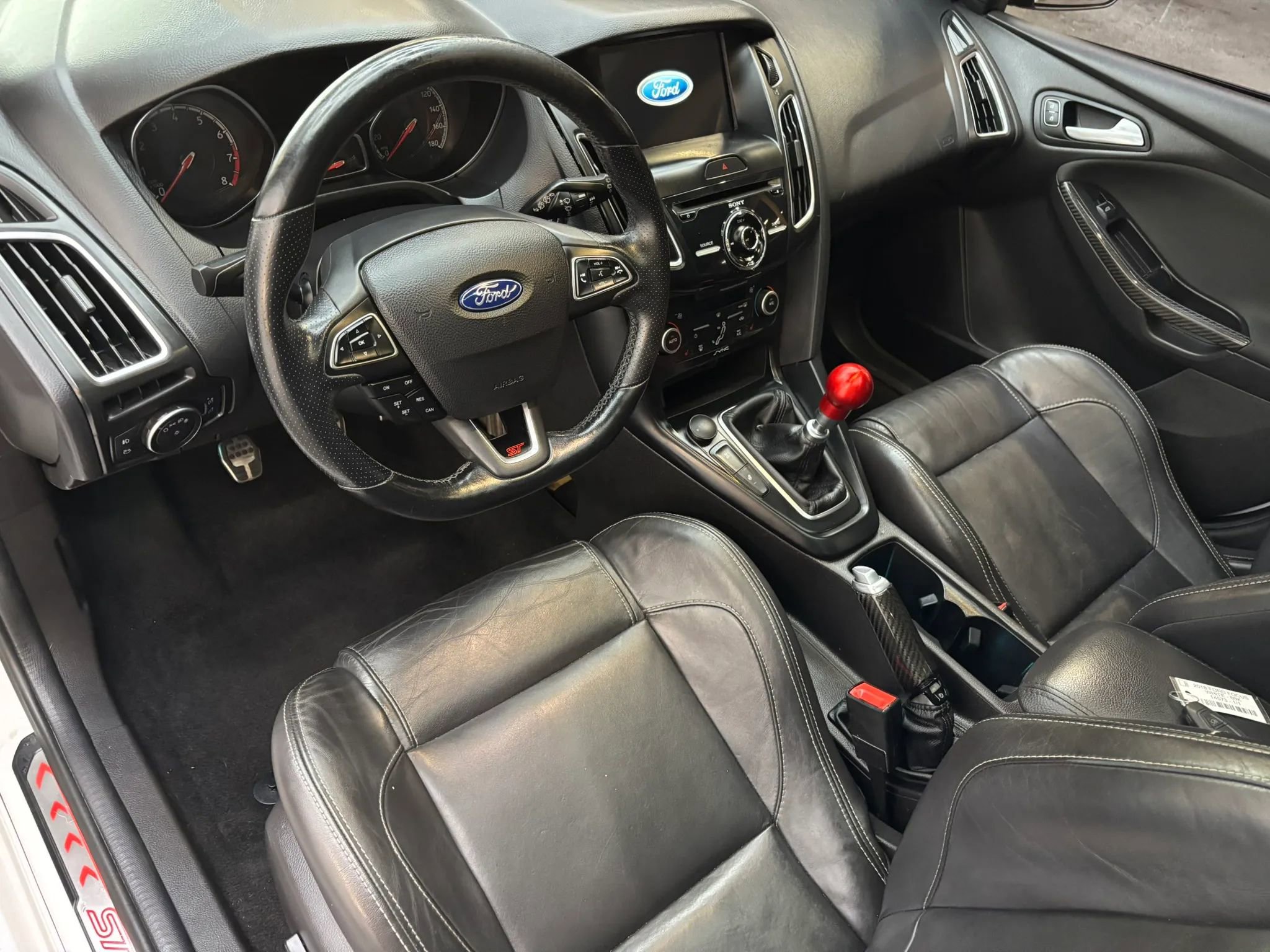Used 2018 Ford Focus ST w/ Equipment Group 402A FWD image 11