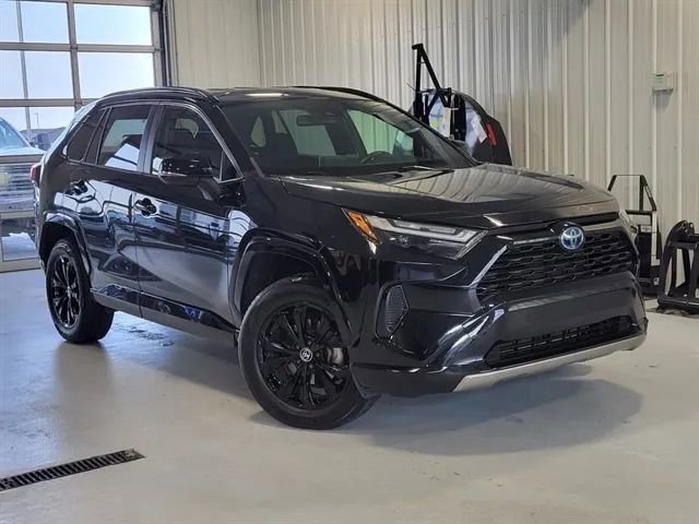 Used 2023 Toyota RAV4 SE AWD/4WD image 1