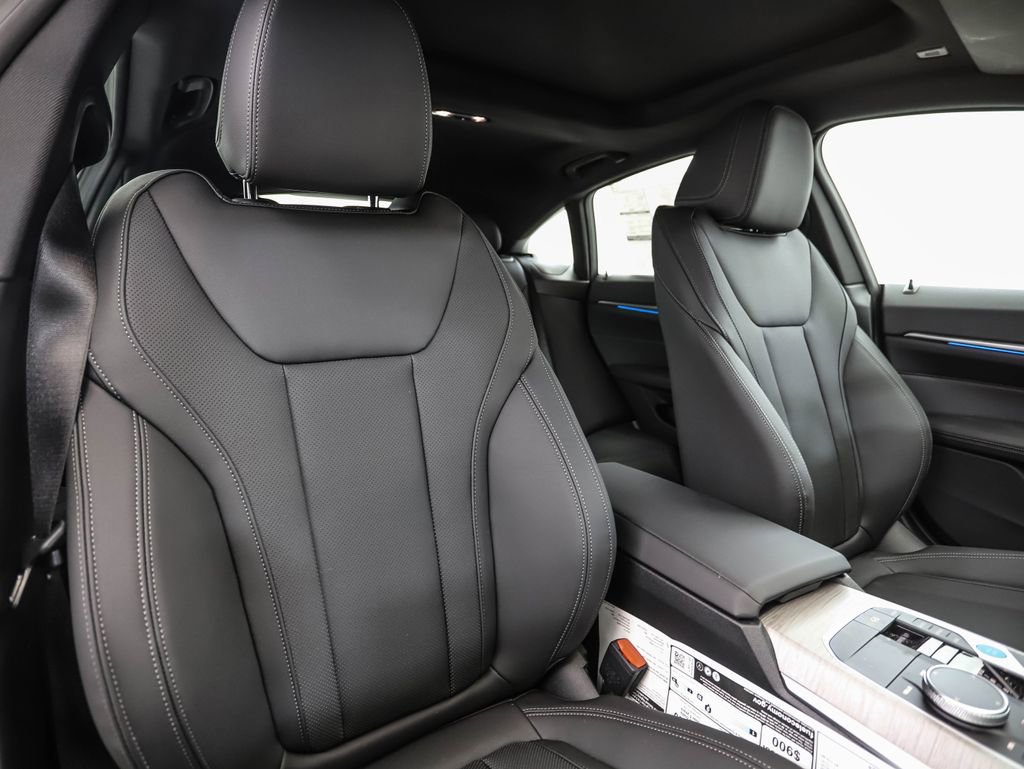 Used 2026 BMW i4 xDrive40i w/ Premium Package image 32