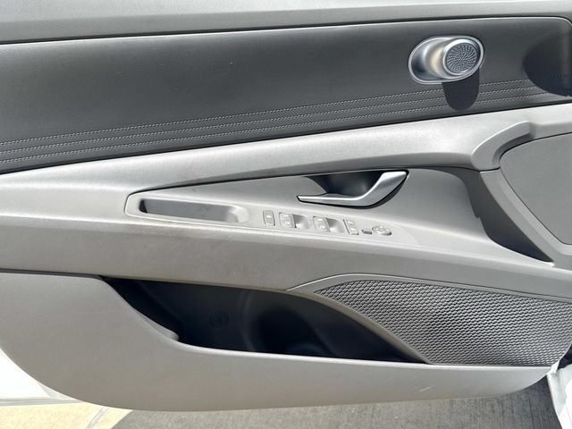 Used 2024 Hyundai Elantra SEL FWD image 24