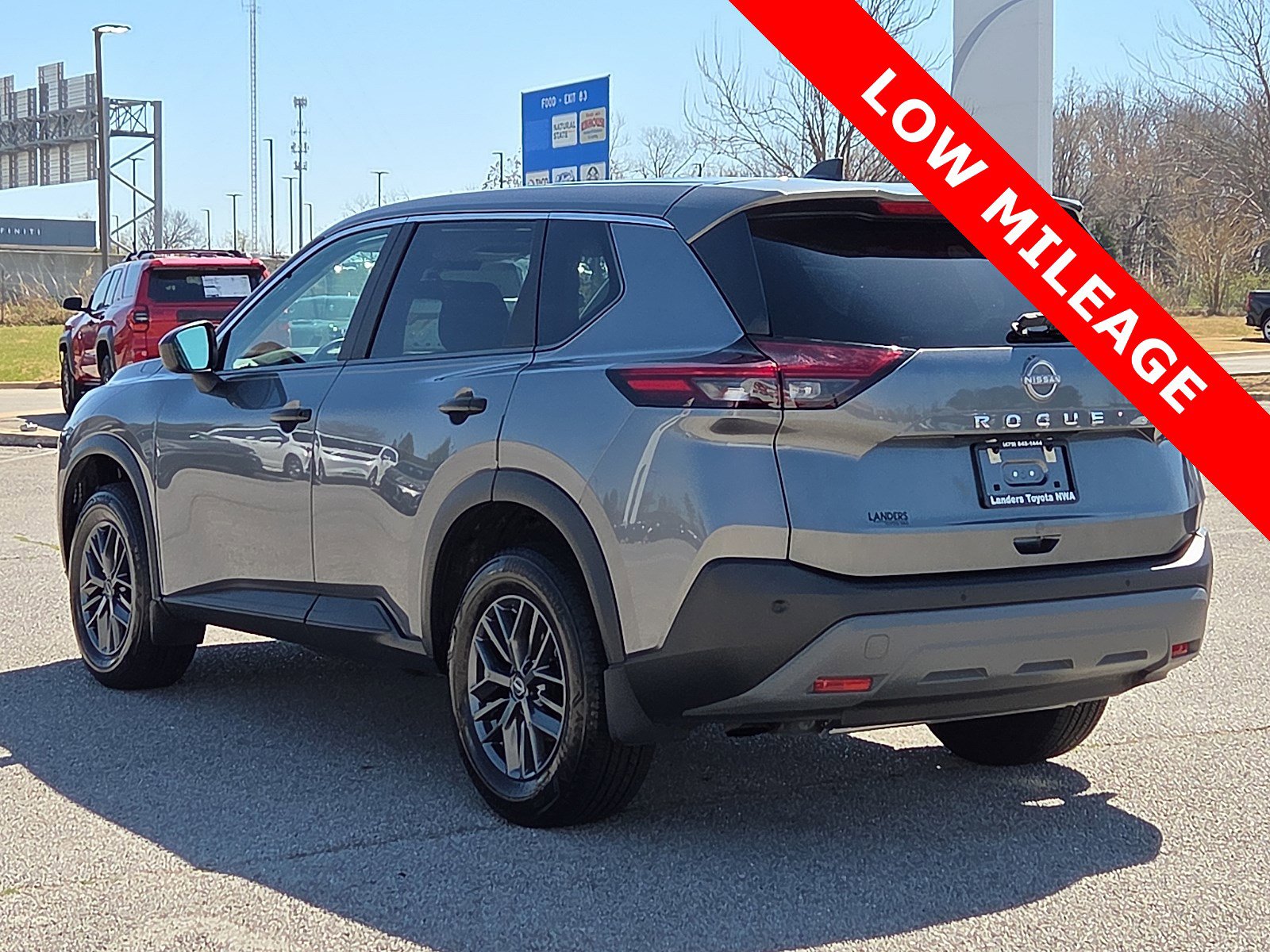 Used 2023 Nissan Rogue S image 4