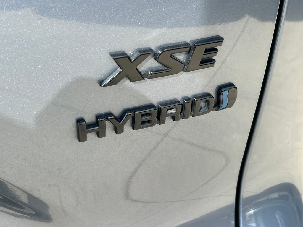 Used 2024 Toyota Corolla Cross XSE image 14