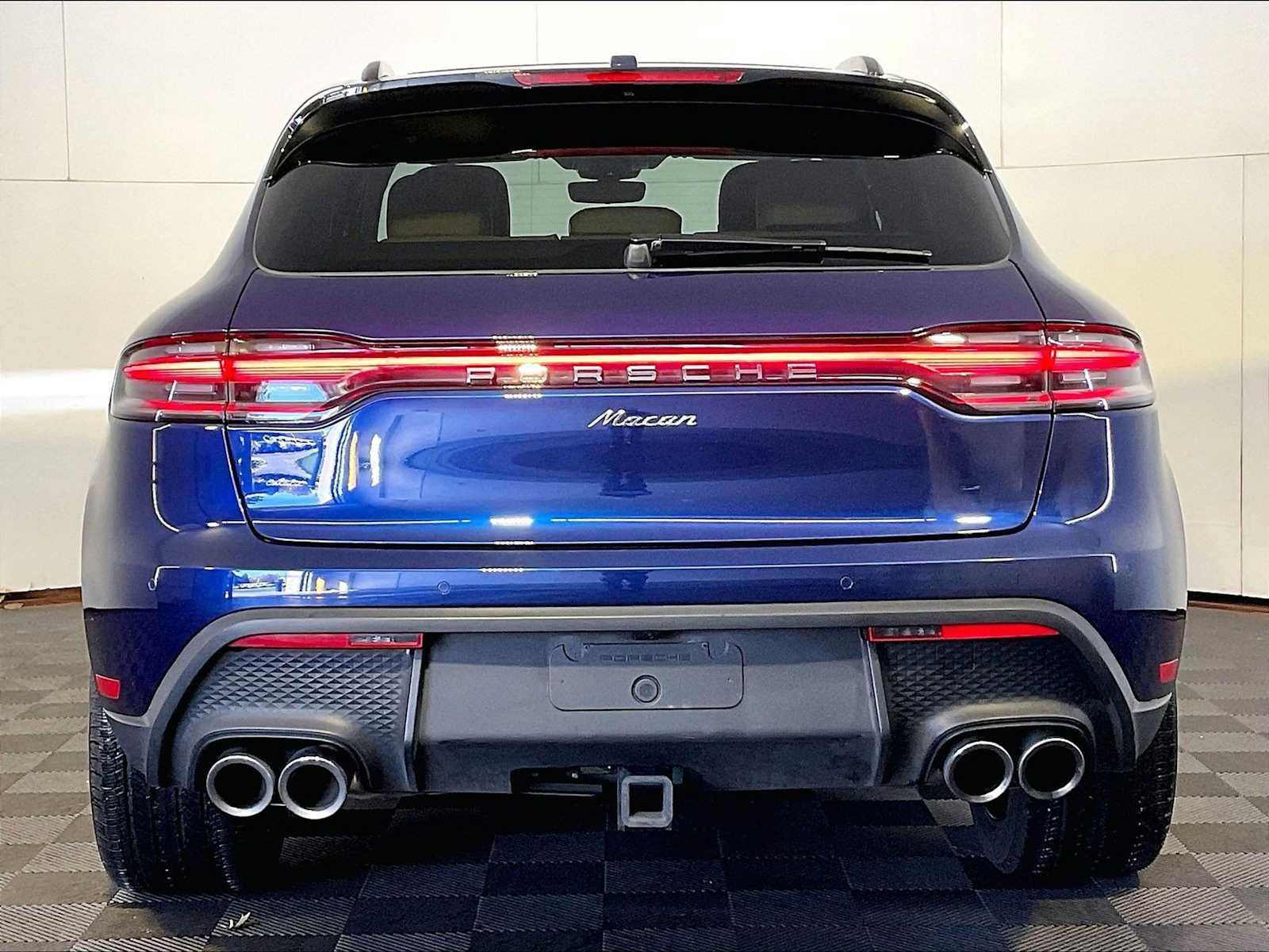 Certified 2024 Porsche Macan AWD/4WD image 6