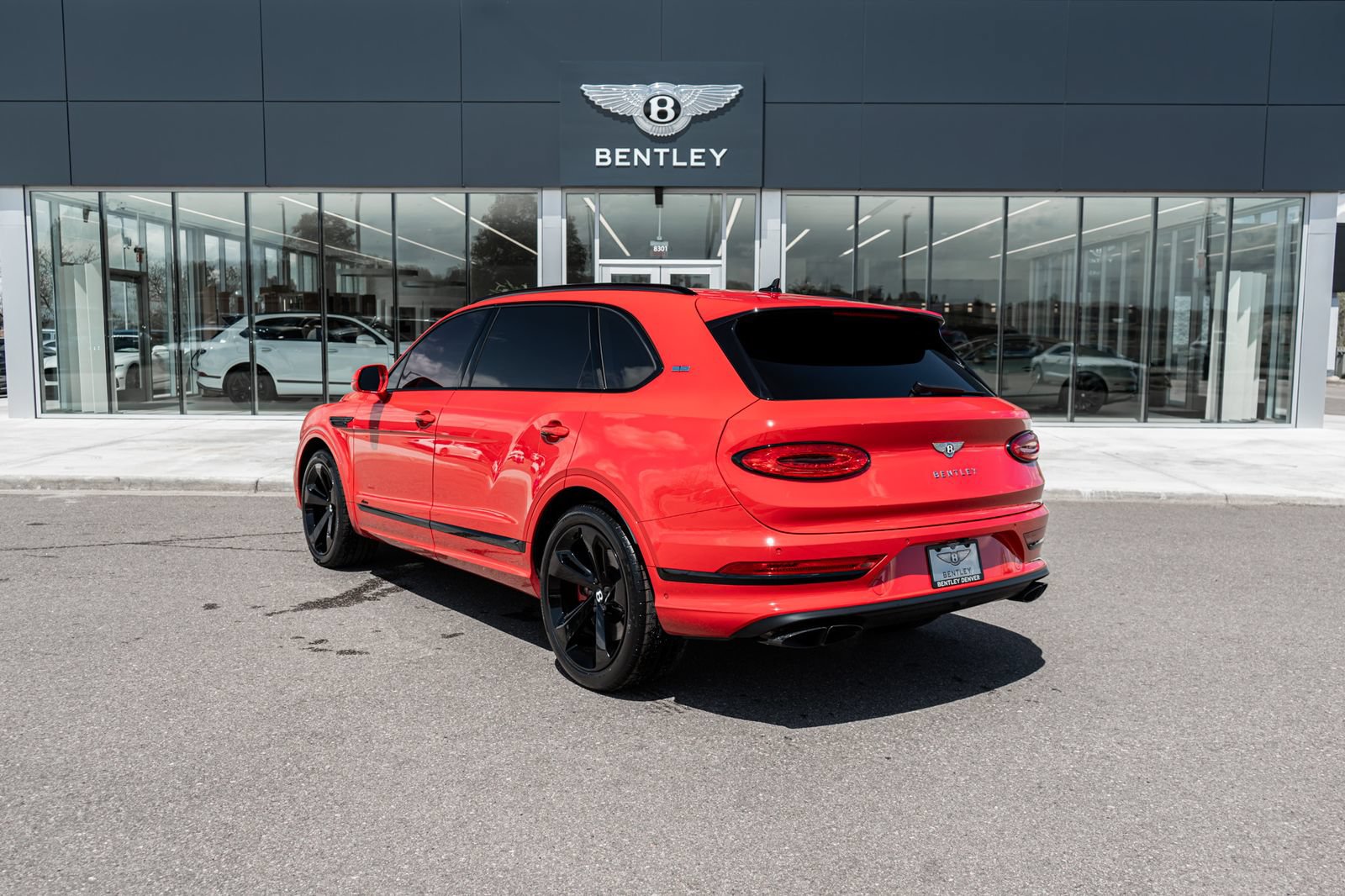 Certified 2023 Bentley Bentayga Extended Wheelbase AWD/4WD image 8