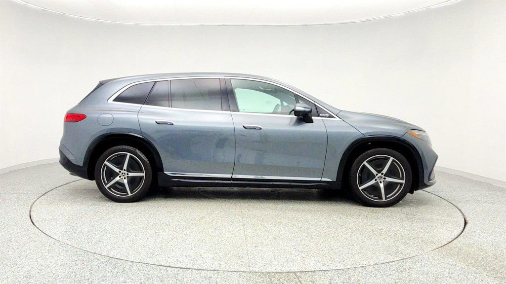 Used 2023 Mercedes-Benz EQS 580 4MATIC SUV image 4