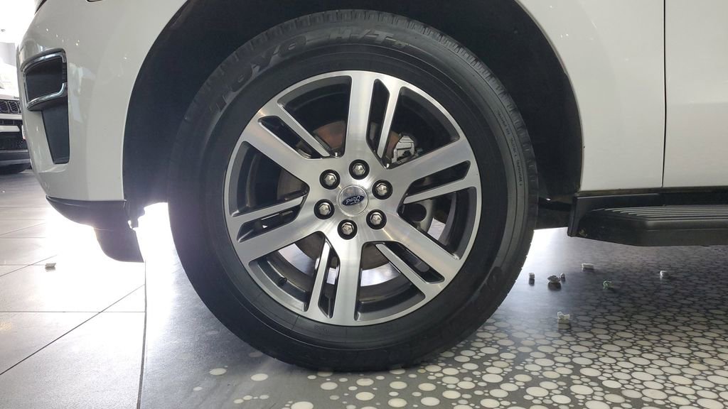 Used 2024 Ford Expedition Max Limited image 7