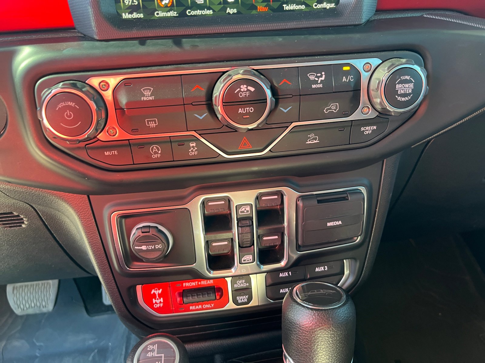 Used 2023 Jeep Gladiator Rubicon w/ Trailer Tow Package image 31