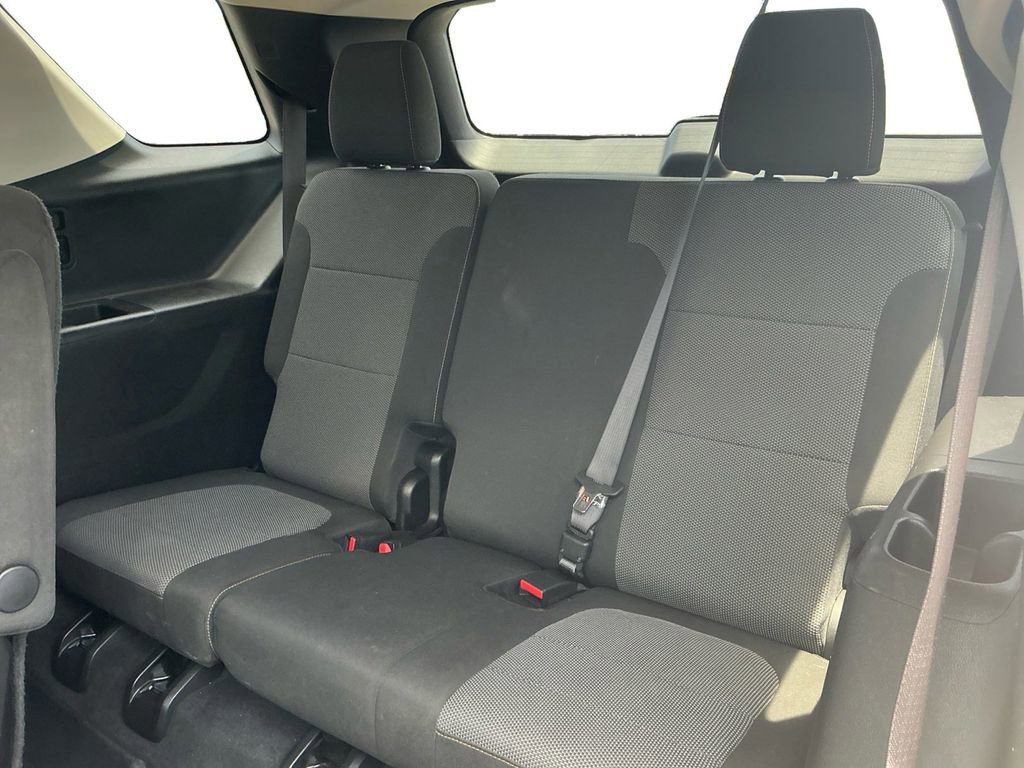 Used 2018 Chevrolet Traverse LT FWD image 21