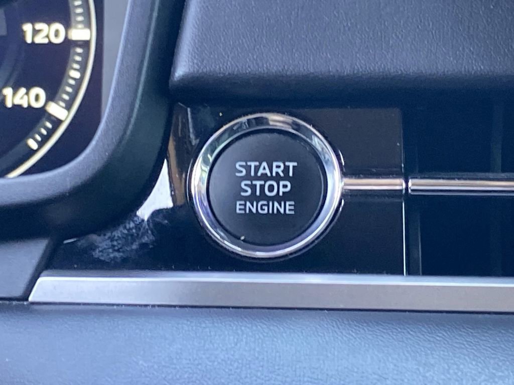 Used 2023 Mitsubishi Outlander SE AWD/4WD image 13