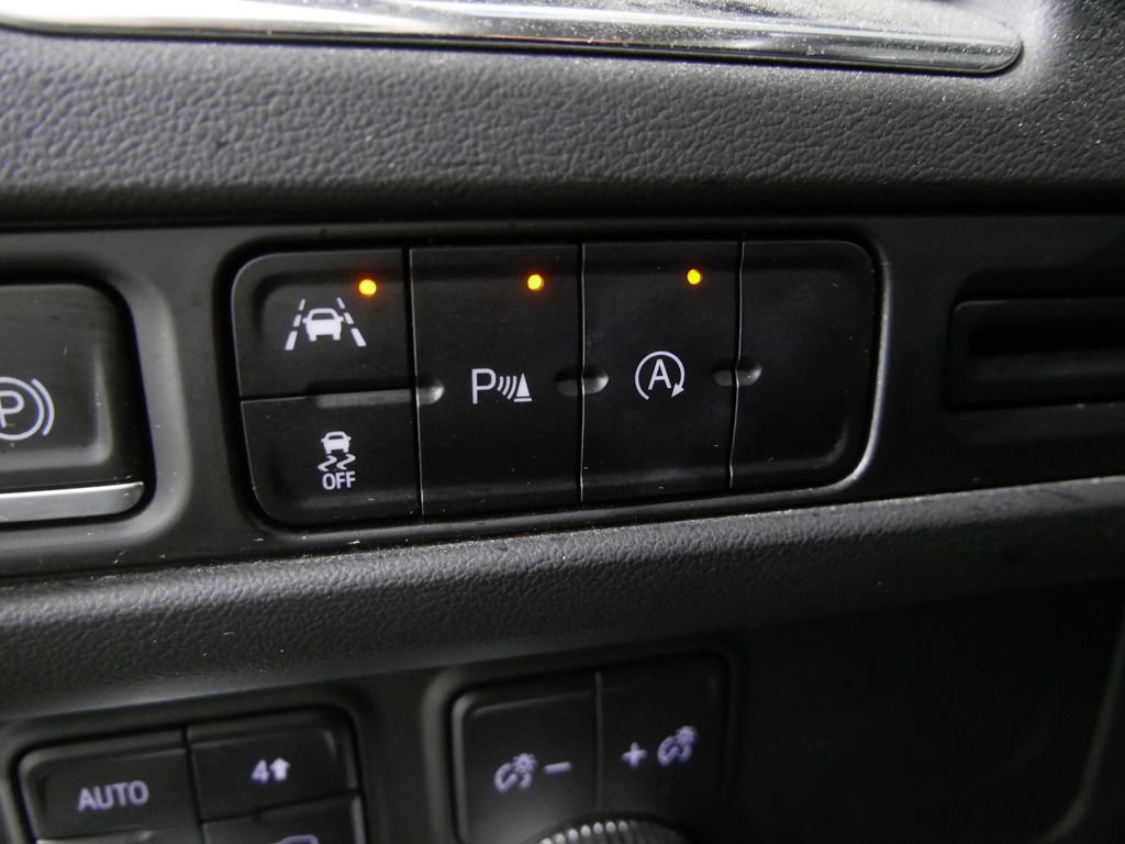 Used 2023 GMC Yukon SLT image 15