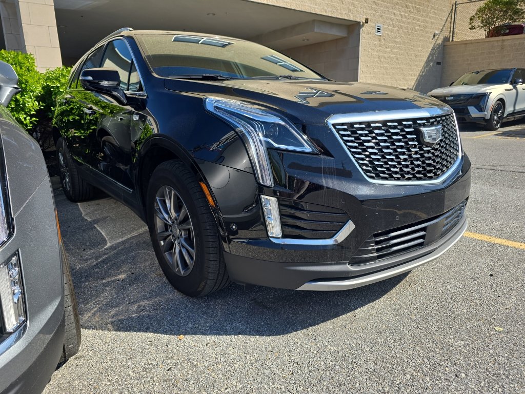 Used 2023 Cadillac XT5 Premium Luxury w/ Technology Package AWD/4WD image 2