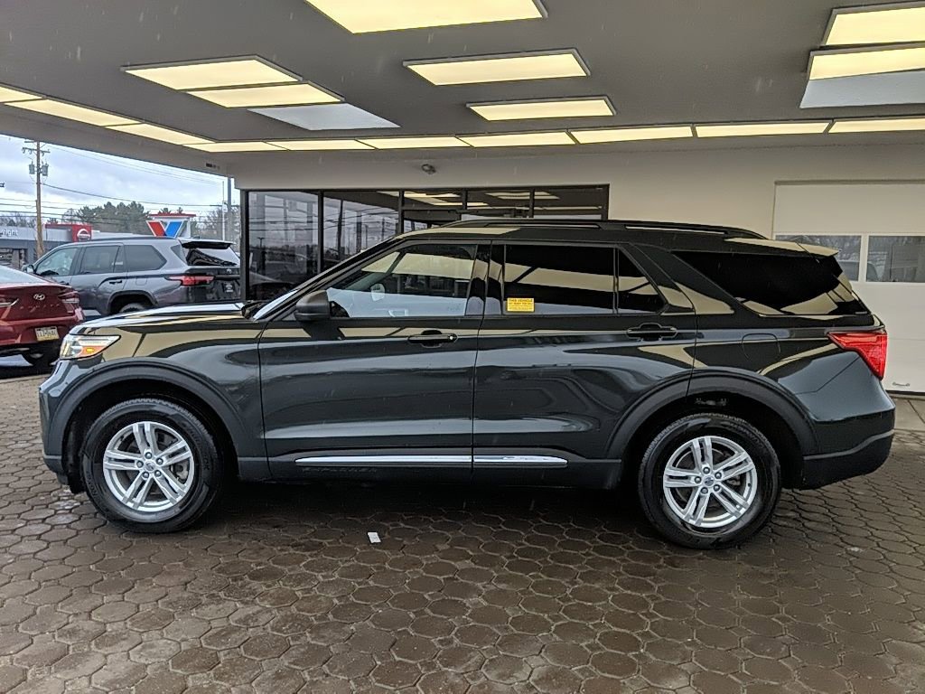 Used 2023 Ford Explorer XLT w/ Equipment Group 202A image 10