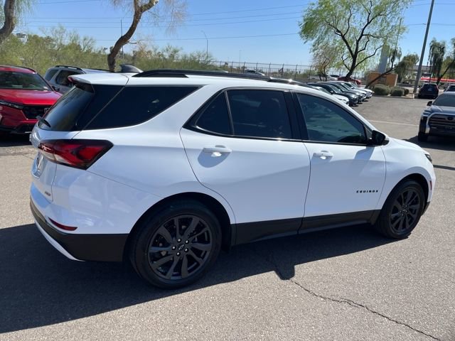 Used 2022 Chevrolet Equinox RS w/ Infotainment Package image 13