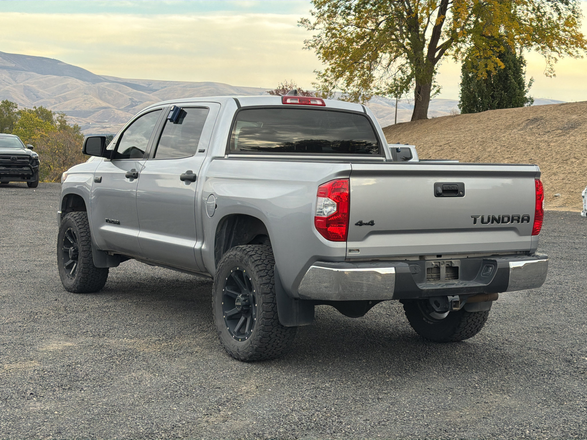 Used 2021 Toyota Tundra SR5 w/ SR5 Upgrade Package AWD/4WD image 6