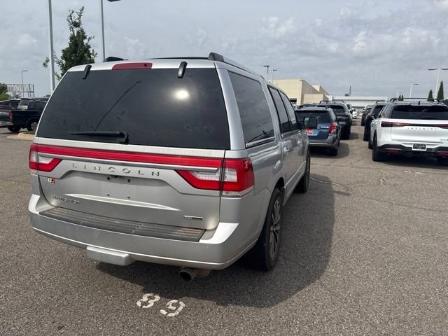 Used 2015 Lincoln Navigator 4WD image 5