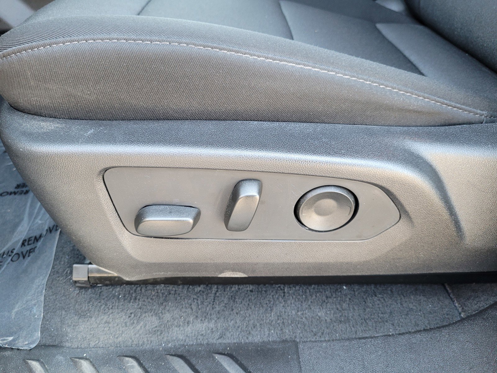 Used 2026 Chevrolet Colorado W/T w/ WT Custom Package image 11