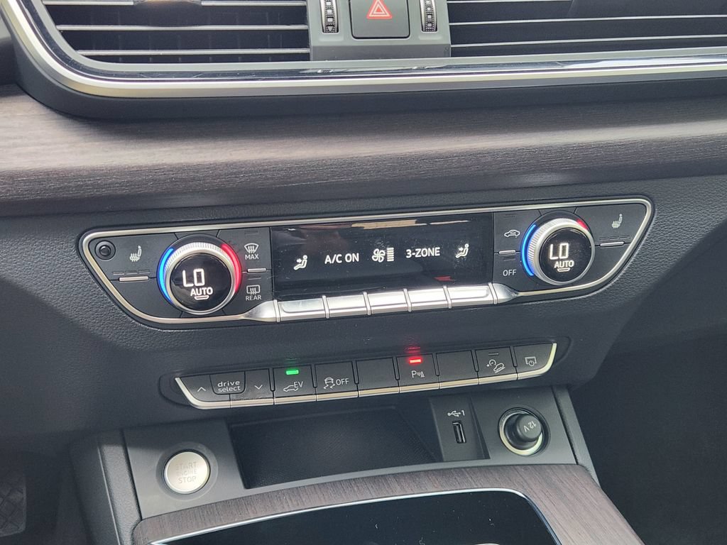 Certified 2024 Audi Q5 e Premium AWD/4WD image 23
