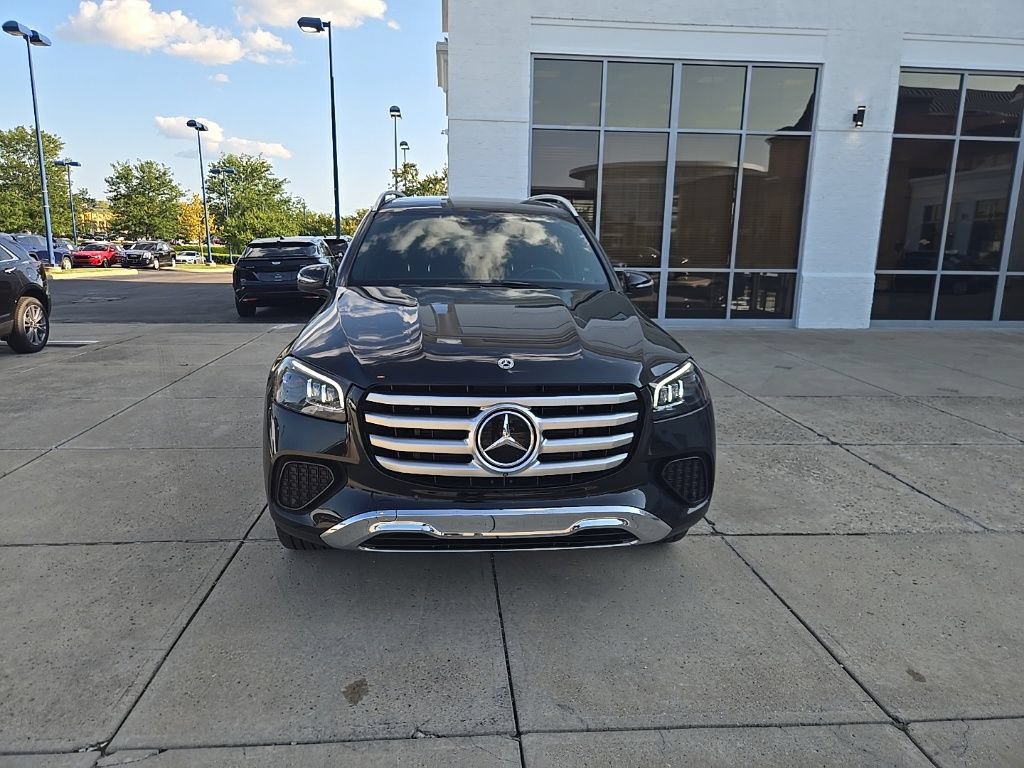 Used 2024 Mercedes-Benz GLS 450 4MATIC image 3