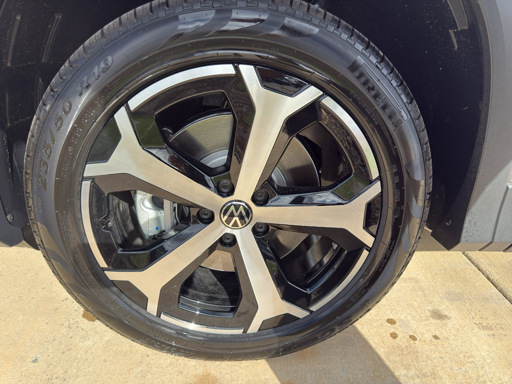 New 2026 Volkswagen Tiguan SE image 16