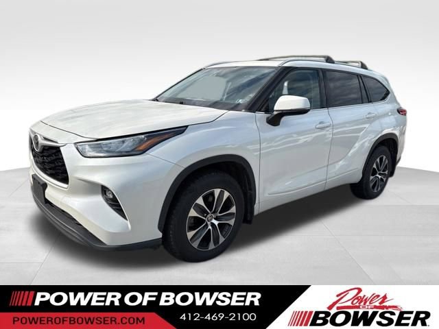 Used 2020 Toyota Highlander XLE AWD/4WD image 1