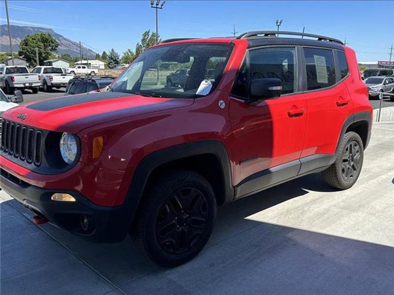 Used 2018 Jeep Renegade Trailhawk w/ UConnect 8.4 Nav Group image 3