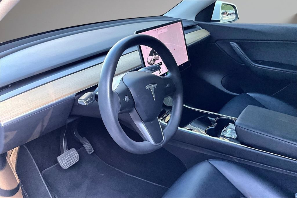 Used 2021 Tesla Model Y Long Range AWD/4WD image 16