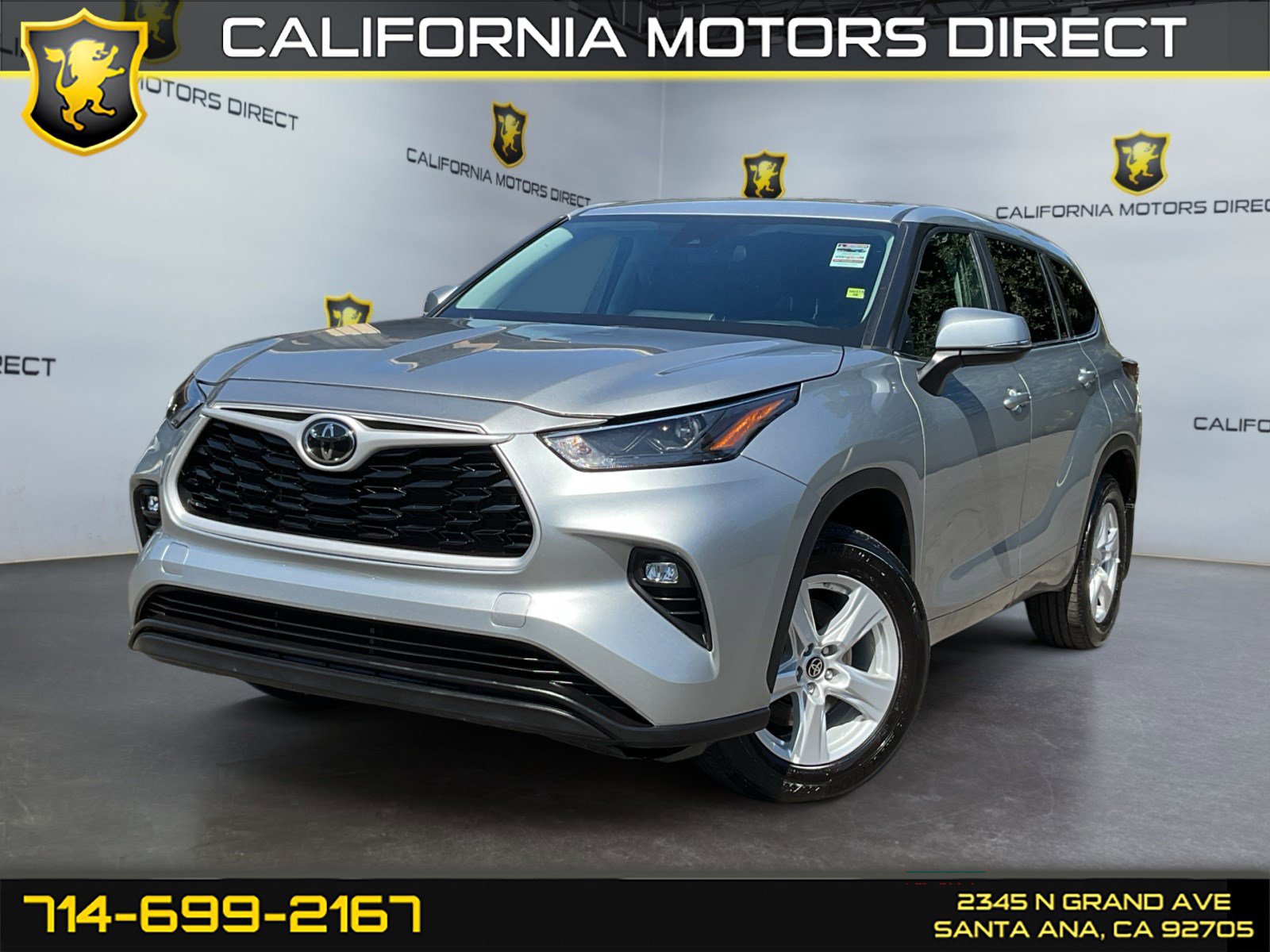 Used 2024 Toyota Highlander LE image 1