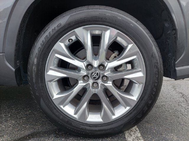 Used 2023 Toyota Highlander Limited FWD image 38