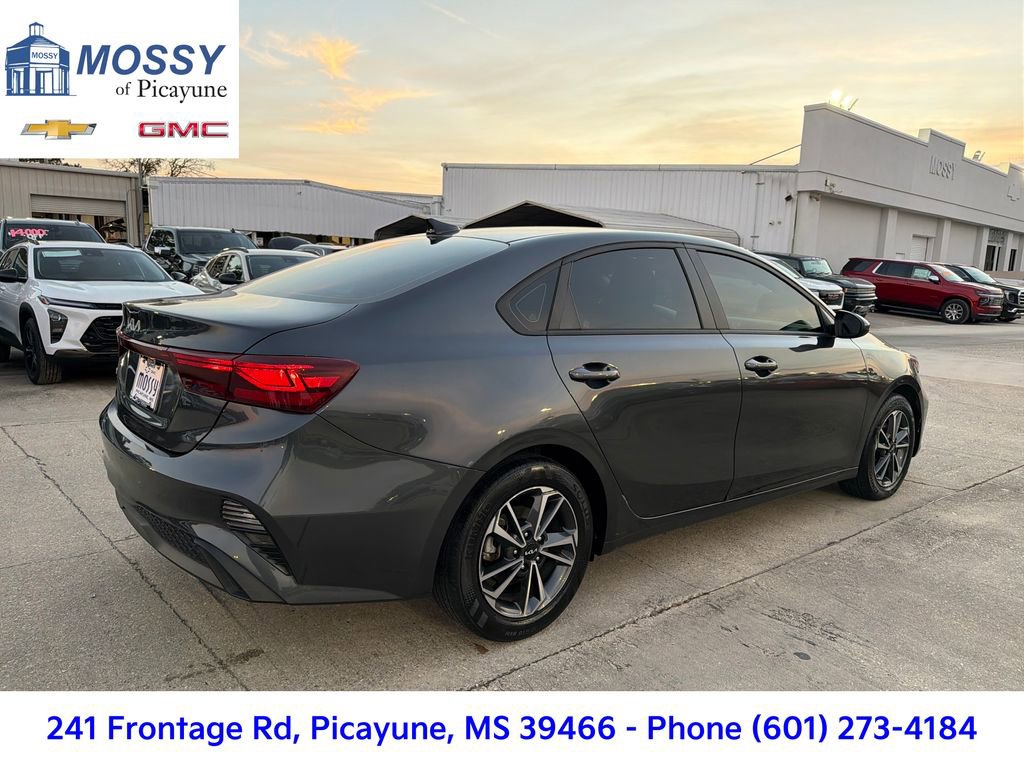 Used 2023 Kia Forte LXS image 7