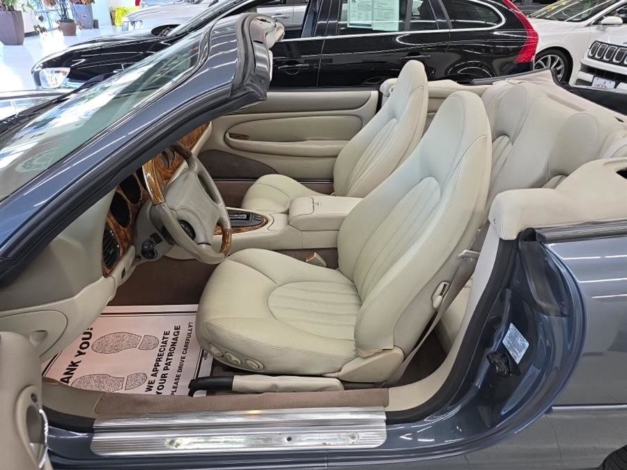 Used 2000 Jaguar XK8 Convertible image 7